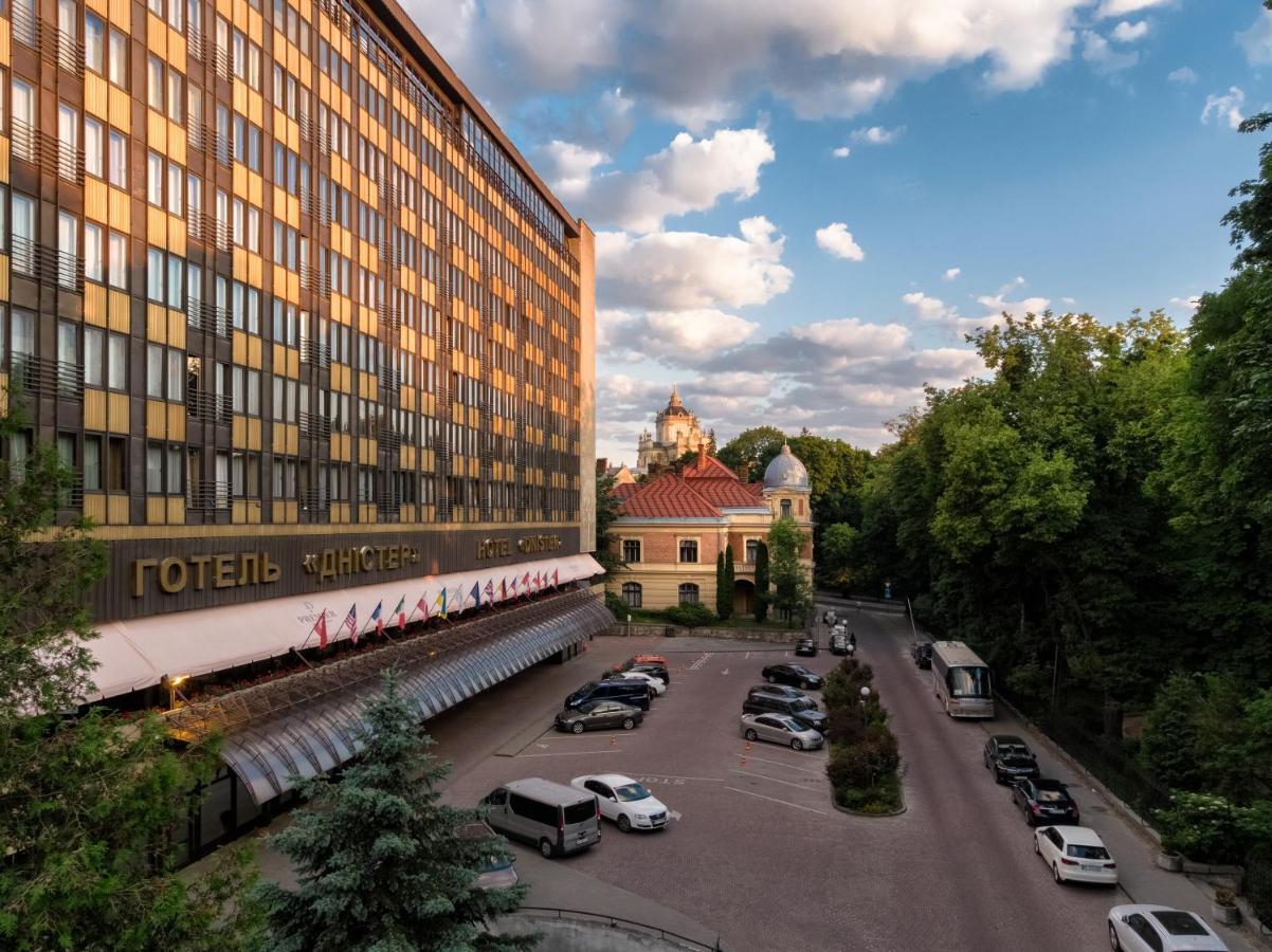 Premier Hotel Dnister Lviv Bagian luar foto