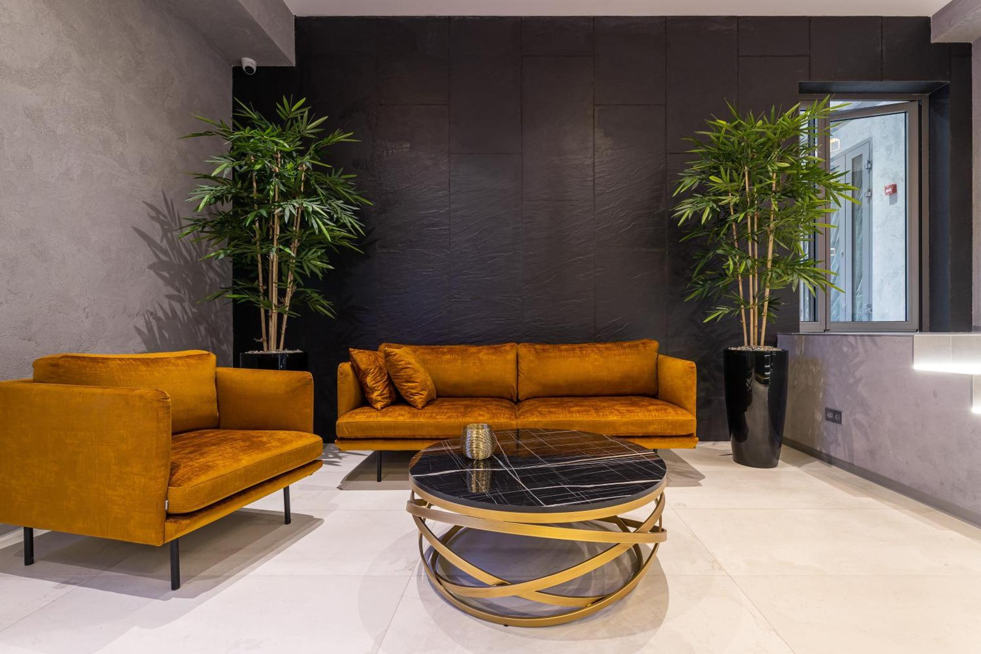 Premier Hotel Dnister Lviv Bagian luar foto