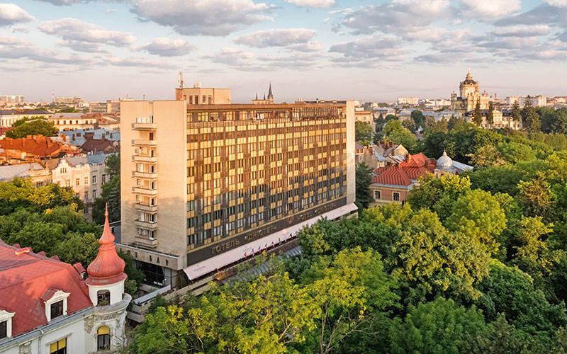 Premier Hotel Dnister Lviv Bagian luar foto
