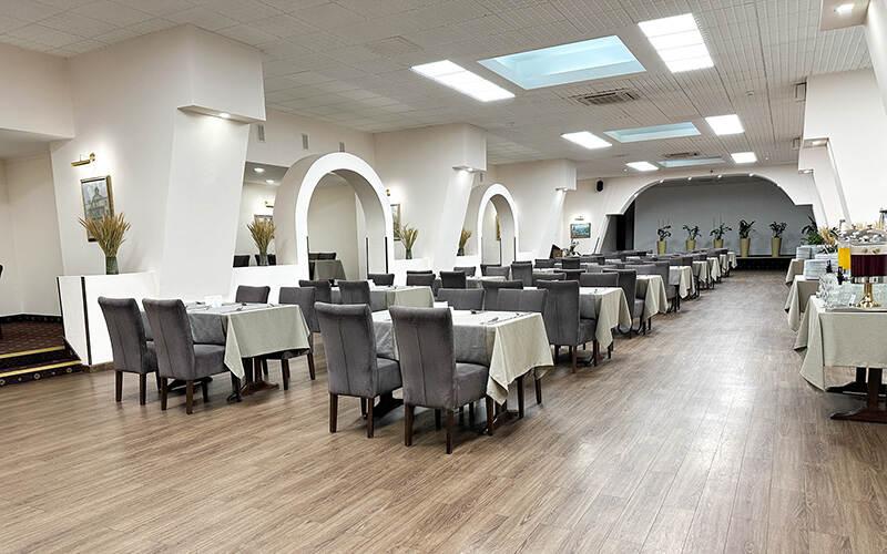 Premier Hotel Dnister Lviv Bagian luar foto