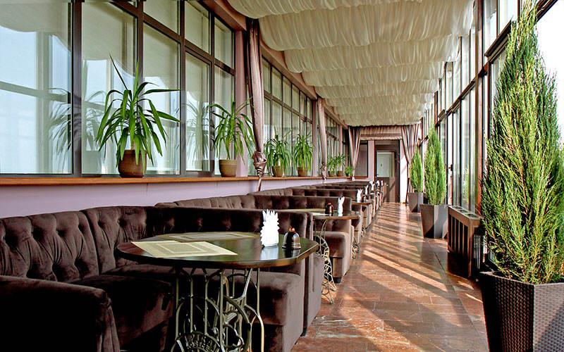 Premier Hotel Dnister Lviv Bagian luar foto