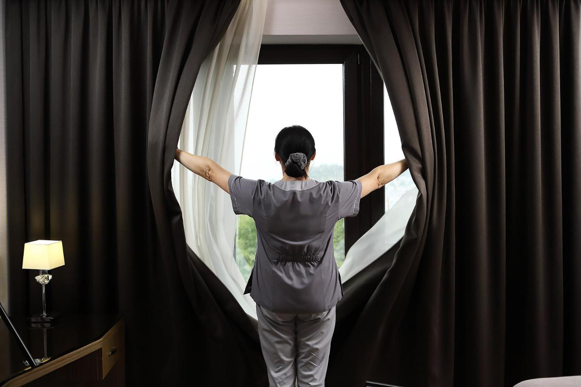Premier Hotel Dnister Lviv Bagian luar foto