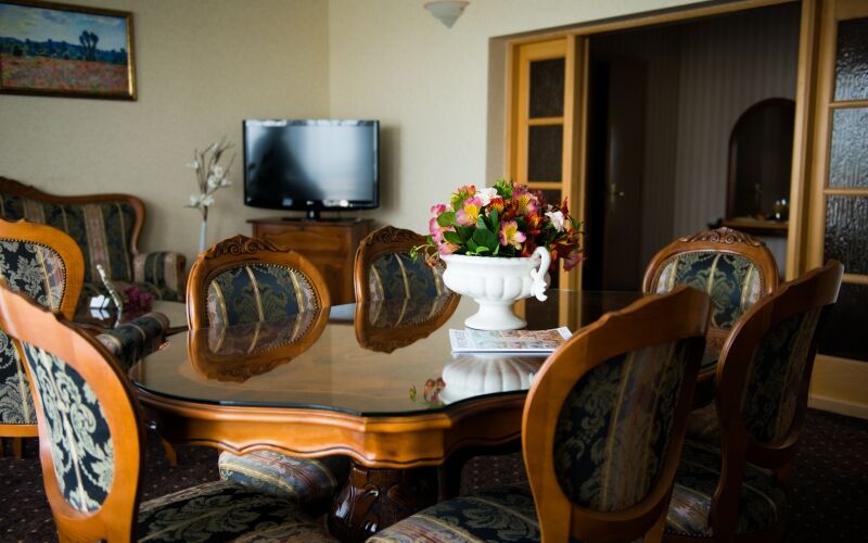 Premier Hotel Dnister Lviv Ruang foto