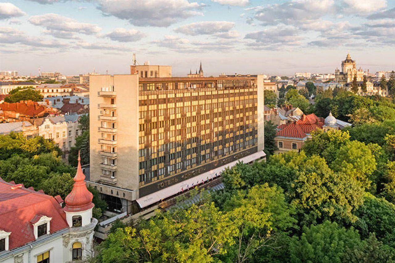Premier Hotel Dnister Lviv Bagian luar foto